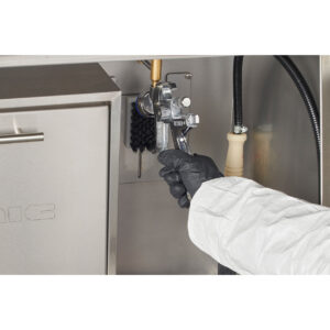 Edition-40-ued-40-front-facing-close-up-cleaning-tool-spray-gun-cleaner-unic